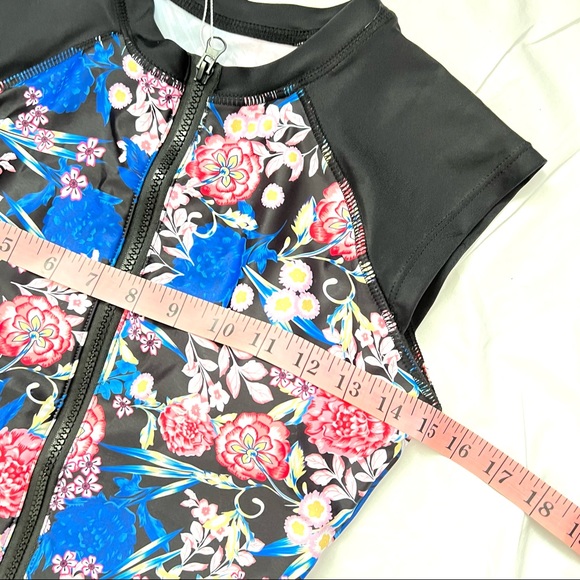 NWT zip front one piece swimsuit - Picture 4 of 10